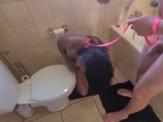 Human toilet indian slut get pissed on and get her head flushed followed by sucking putz