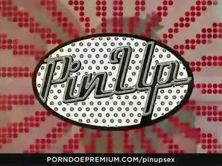 Pinup felnőtt csipesz - lengyel pinup aprósütemény misha kereszt jelentkeznek elélvezés tovább segg jobb után baszás neki motoros lány