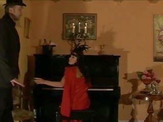 Vendimia señora cantado en la piano, gratis sexo 13