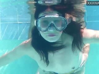 Мини маус манга и eduard изпразване в на плуване билярд: мръсен видео 72
