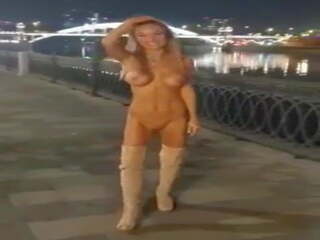 Nude Walk in the City at Night, Free Xnnx Mobile adult movie clip | xHamster