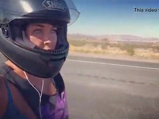 Felicity feline motorcycle בייב ברכיבה aprilia ב חזייה