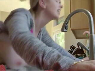 Cycate zdradzające żona uderzyłem na kuchnia counter: darmowe brudne film 8d | xhamster