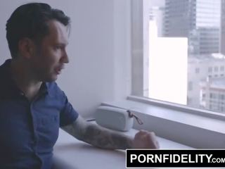 Pornfidelity dana dearmond memberikan tommy pistol yang mimpi fuck dalam ciris 4