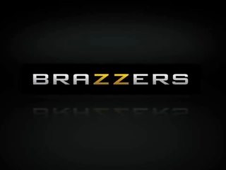 Brazzers - cochon masseur - bureau frotter vers le bas scène starring breanne benson mick bleu