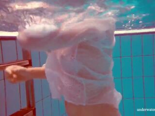 Splendid seductress melisa darkova oblečen pod vodo: brezplačno hd x ocenjeno film cc | sex
