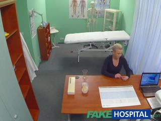 Fakehospital บลอนด์ ผู้ป่วย ต้องการ ยาก x ซึ่งได้ประเมิน คลิป จาก เธอ doc