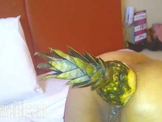 Sikiş her göt with a huge pineapple, hd sikiş clip 22