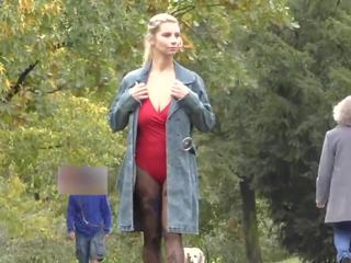 Công khai thủ dâm katerina hartlova thành phố công viên trong.