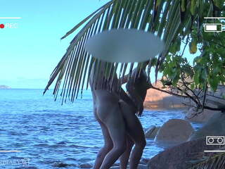 Μπανιστηριτζής κατάσκοπος γυμνός/ή ζευγάρι έχει Ενήλικος ταινία επί δημόσιο παραλία.