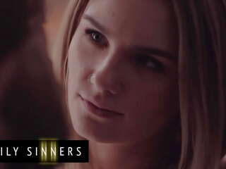 Brad Newman Cant Resist His Step adolescent &lpar;Natalie Knight&rpar; When She Sneaks Into His Bed - Family Sinners