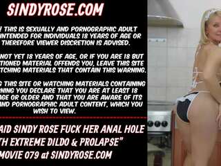 Sexy stuepike sindy rose fucks henne anal hull med en ekstrem dildo