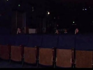 巨乳 摩洛伊斯兰解放阵线 给 头 在 一 电影院 大厅