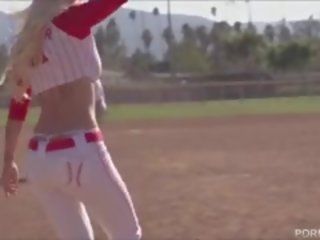 Baseball Loving Blonde Stevie Shae Loves An shortly thereafter Game Fuck